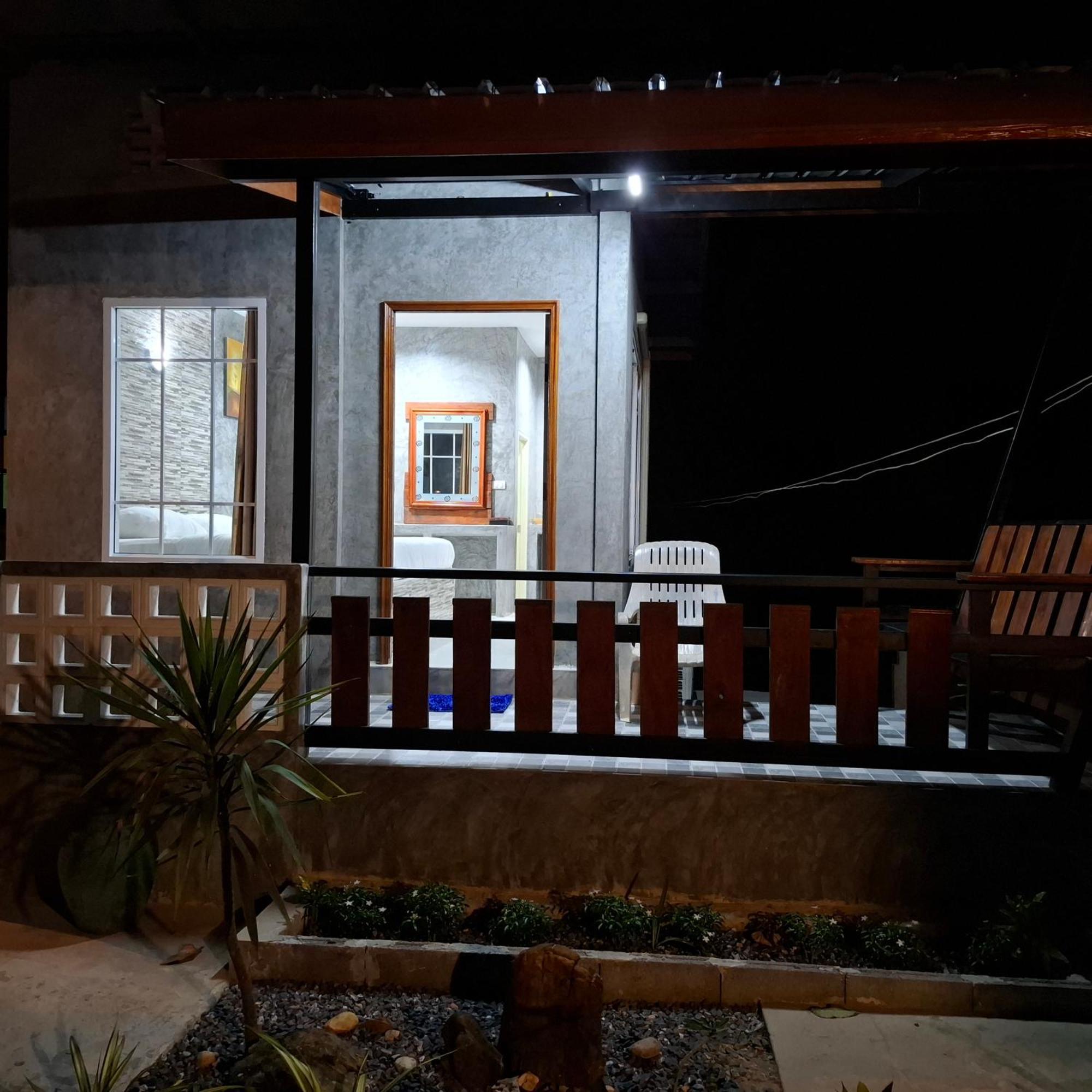 Lanta Valom Buri Villa Ko Lanta Exteriör bild